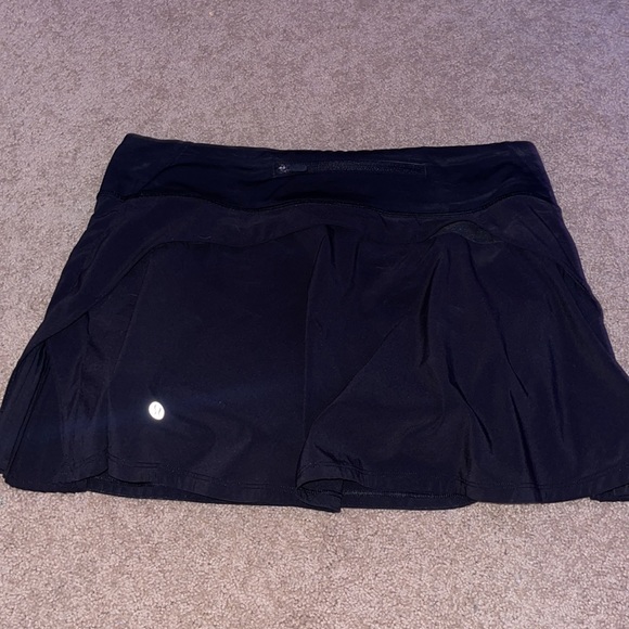 Black lululemon skort - Picture 2 of 7
